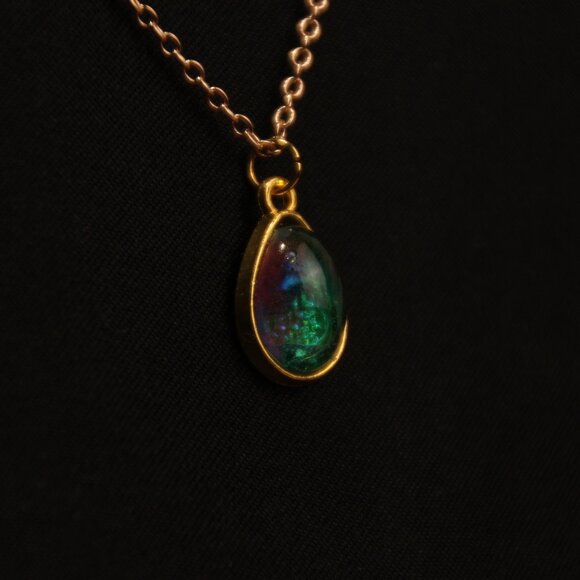 Hand Crafted Tiny Tear Drop Pendant Green Blue Purple on Gold Chain - Picture 4 of 6